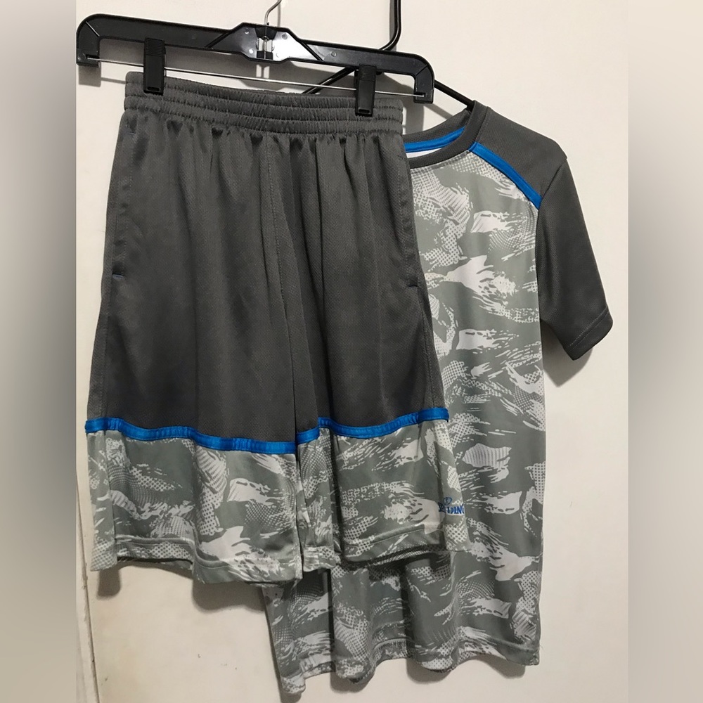 Boys size 14/16 2pcs Gray SPALDING sports shorts and tee shirt set